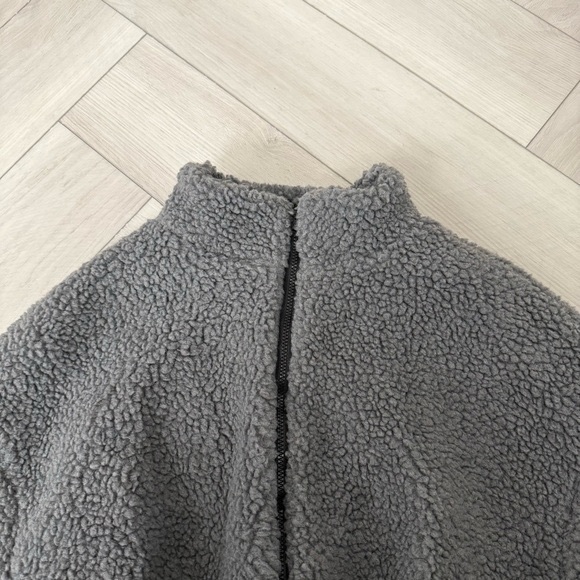 Gray Sherpa Cropped Jacket - Picture 4 of 6